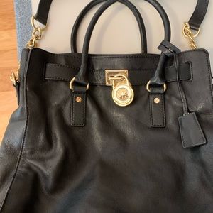 Michael Kors Large Hamilton in black